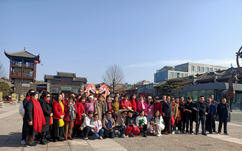 西關(guān)合影_副本.jpg 西關(guān)合影_副本.jpg